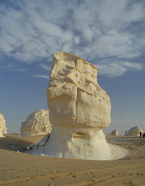 06 sand and white rocks
